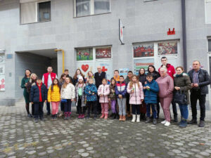 MI SMO DJECA NEBA: Uručeni pokloni za djecu iz Kosovske Kamenice