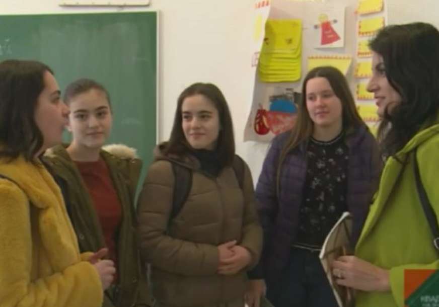 ТРУД СЕ УВИЈЕК ИСПЛАТИ: Ученице из Гацка најбоље на свијету из руског језика (ВИДЕО)