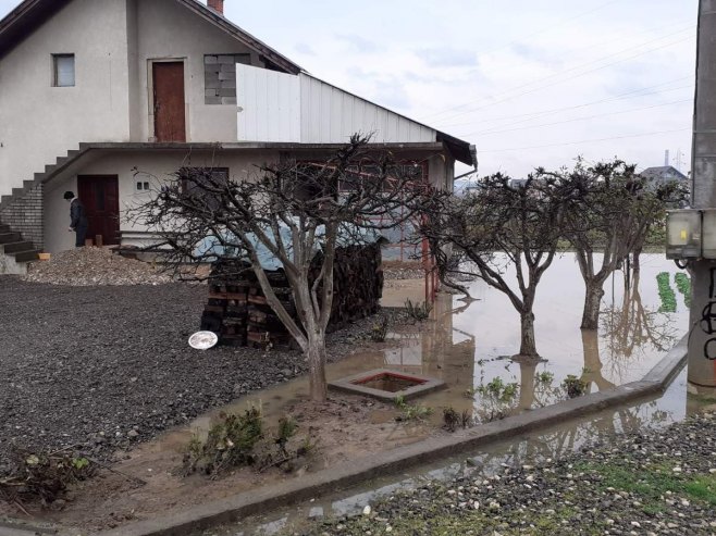 U KRAJINI STOTINE KUĆA POD VODOM: Obilne padavine proteklih dana dovele do značajnog porasta vodostaja rijeka u Srpskoj