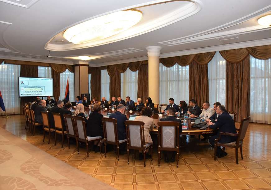 ŠERANIĆ I BUKEJLOVIĆ POTPREDSJEDNICI: Održana prva sjednica Vlade Republike Srpske