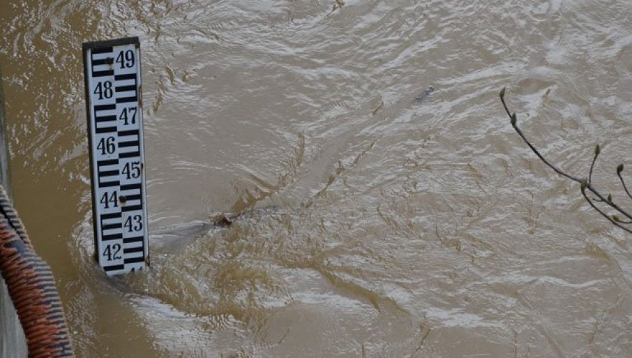VODOSTAJI SANE I UNE NARASLI ZA METAR: Očekuje se da se proglase vanredne mjere odbrane od poplava u Novom Gradu