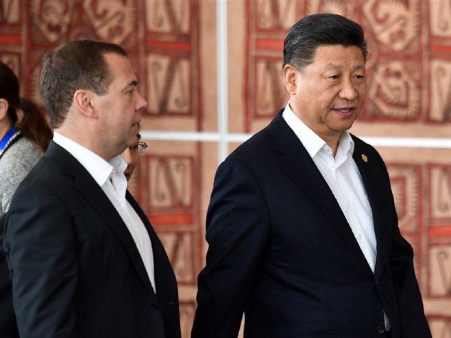 РАЗГОВОР О РАТУ У УКРАЈИНИ: Медведев се састао са Ђинпингом