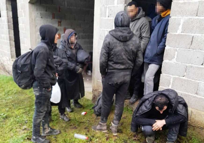 ПРОНАЂЕН 21 МИГРАНТ На подручју Дервенте спријечен илегални прелазак границе