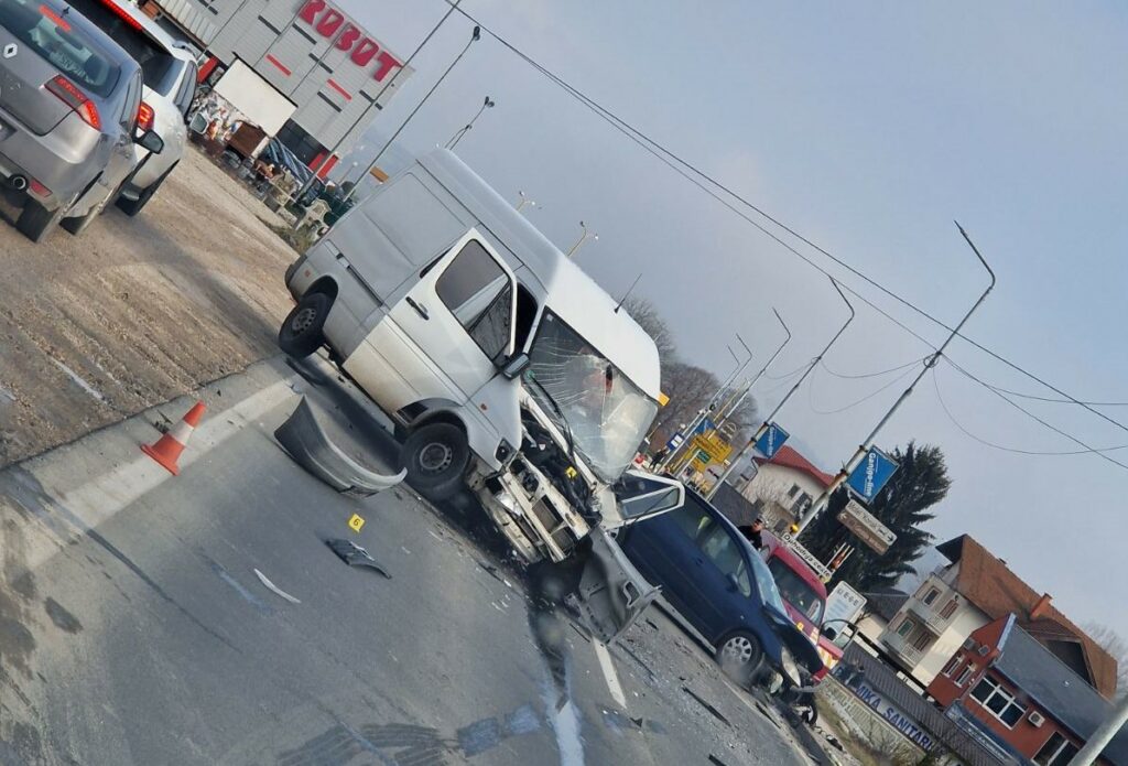 JEZIVI PRIZORI: Teška saobraćajna nesreća kod Doboj juga