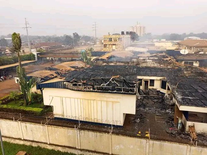 POŽAR U JUŽNOAFRIČKOJ REPUBLICI: Izgorjele zgrade misije EU (FOTO)