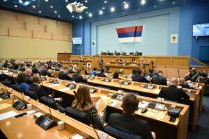 DANAS GLASANJE O KRIMINALIZACIJI KLEVETE: Raspravom o bankarskom sistemu nastavljena sjednica parlamenta Srpske