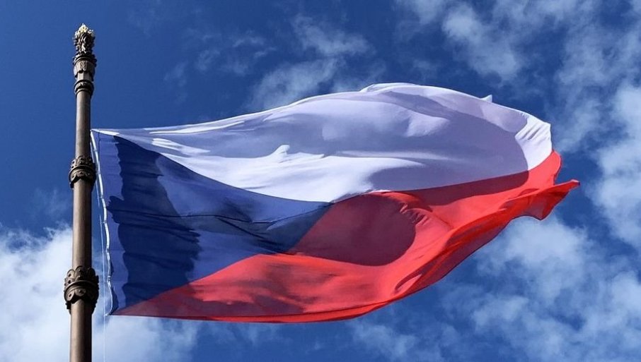 ПРЕБРОЈАНИ ГЛАСОВИ: Бивши падобранац је нови предсједник Чешке