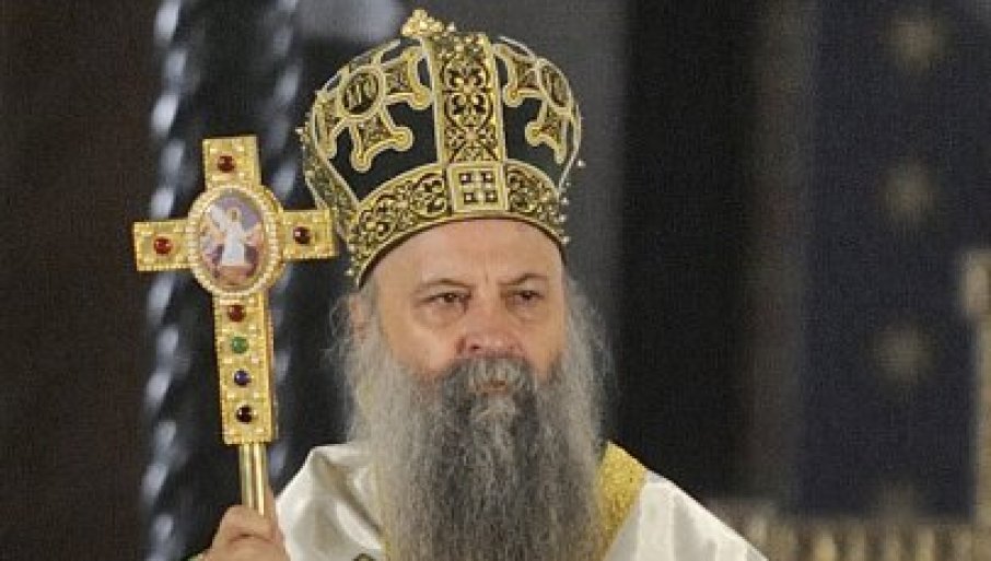 МИР БОЖИЈИ КУЦА НА ВРАТА НАШЕ СЛОБОДЕ: Српска православна црква и патријарх Порфирије својој духовној дјеци о Божићу 2023.