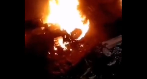 СТРАВИЧНА НЕСРЕЋА У ПАКИСТАНУ: Аутобус се сурвао у провалију, 41 особа изгорјела жива! (ВИДЕО)