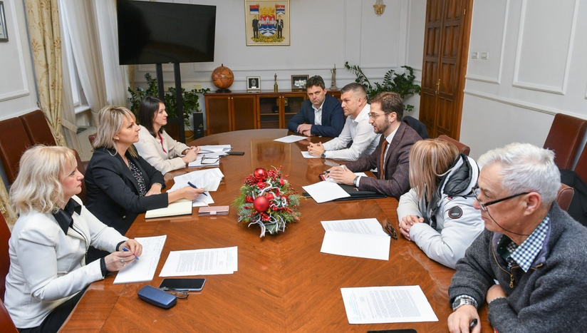 TRAŽE VIŠE NOVCA ZA RAD: Sastanak predstavnika grada Banjaluka i kulturno-umjetničkih društava