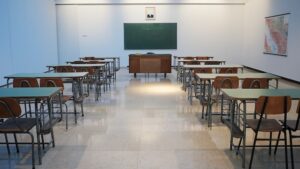 ODLUKA RODITELJA I UČITELJA: Još jedna škola u BiH zabranila mobilne telefone