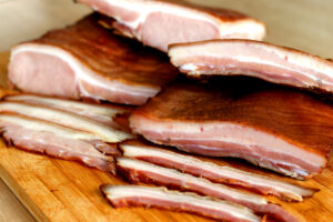 IZNENADIĆETE SE: Nutricionisti odgovorili da li je slanina zdrava