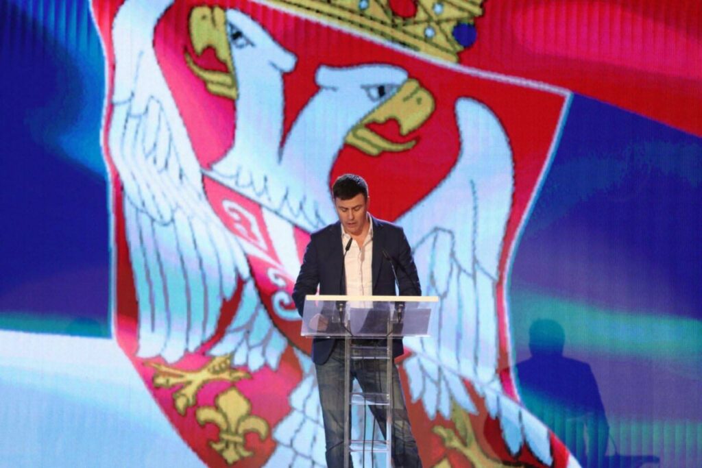 „СРБИ ТРЕБА ДА ЧУВАЈУ СВОЈ ИДЕНТИТЕТ“ Глумац Вук Костић одржао говор поводом Дана Републике