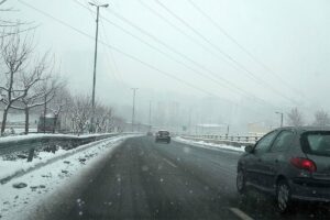 AKUMULATOR ĆE VAM SE ISPRAZNITI: Problemi koji nastaju ako ne vozite automobil tokom zime