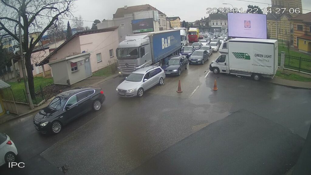 GUŽVE NA GRANICAMA: Kolone na izlazima iz BiH