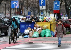 PREKINUT ŠTRAJK RADNIKA ČISTOĆE U ZAGREBU: Gradonačelnik s njima poslije dogovora čistio ulice (VIDEO)
