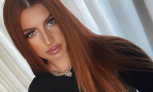 ПРОМИЈЕНИЛА ЈЕ СВЕ БОЈЕ КОСЕ, А КУНЕ СЕ МУШКАРЦИ НАЈВИШЕ ВОЛЕ ОВУ БОЈУ: „Упознала сам љубав свог живота са овом бојом“ (ВИДЕО)