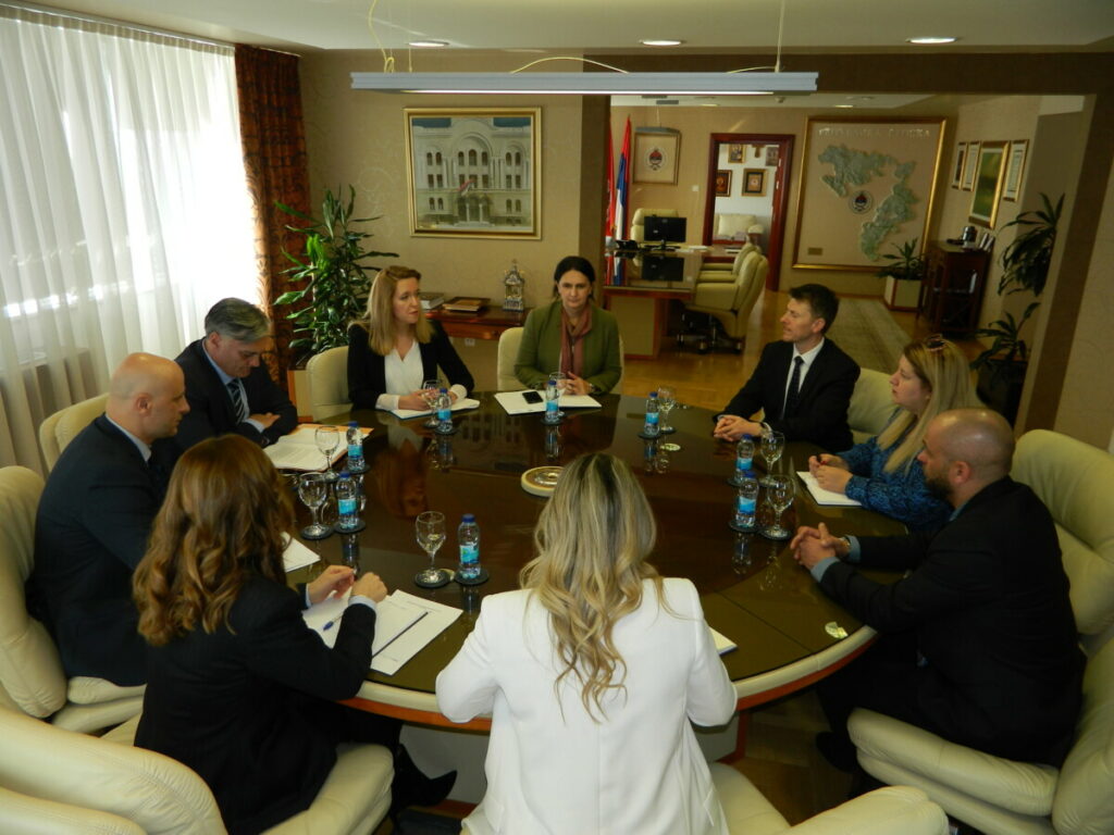 UNAPREĐENJE SAJBER BEZBJEDNOSTI: Ministar Karan i direktor Kostrešević razgovarali sa ambasadoricom Peleg