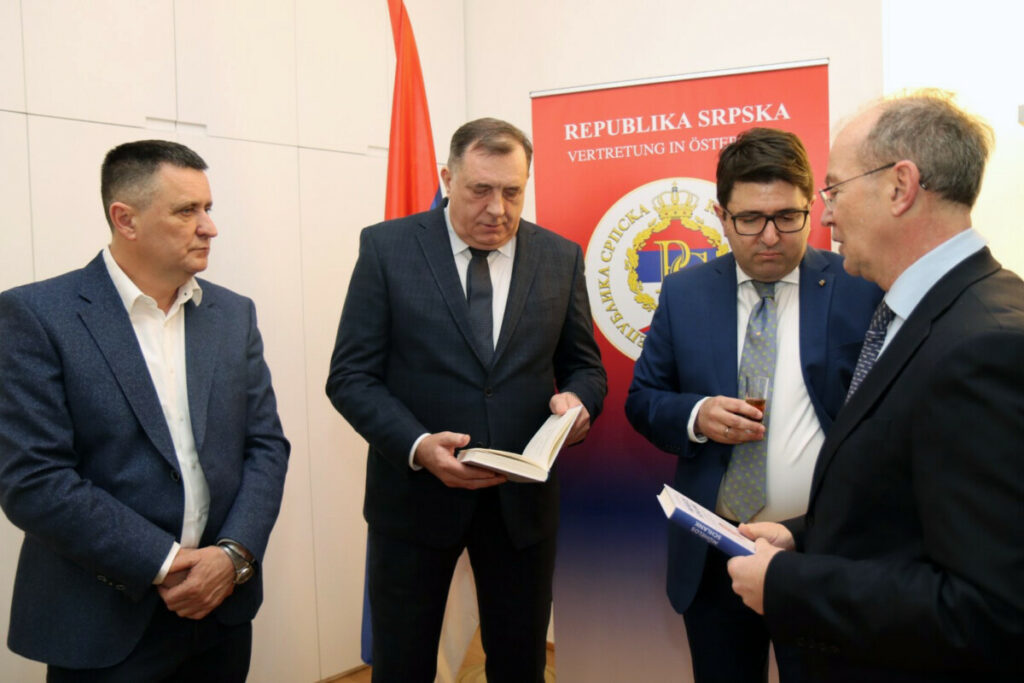 „ПРВИ АУСТРИЈСКИ ЉЕКАР КОЈИ ЈЕ ПОКАЗАО ИНТЕРЕС ЗА САРАДЊУ“ Додик – Природно што се Српска одужила професору Фригу