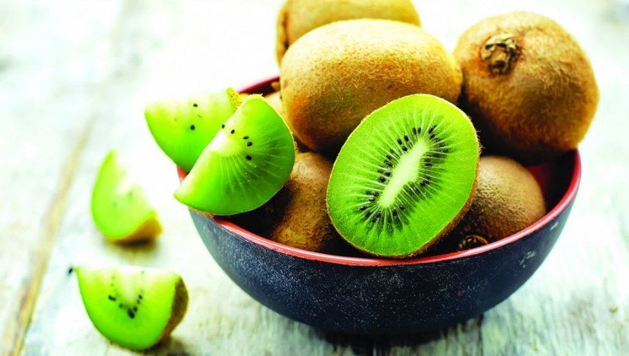 ZA ŠTA JE SVE DOBAR KIVI: Poboljšava san, liječi anemiju a koristan je i u održavanju mladolikog izgleda