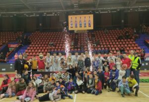 PEHAR U RUKAMA DOMAĆIMA: Košarkaši Borca odbranili trofej Kupa Republike Srpske