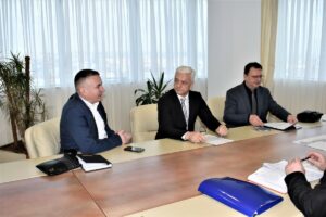 RIJEŠITI PROBLEME U DRUMSKOM SAOBRAĆAJU: Čubrilović održao sastanak sa predstavnicima Privredne komore