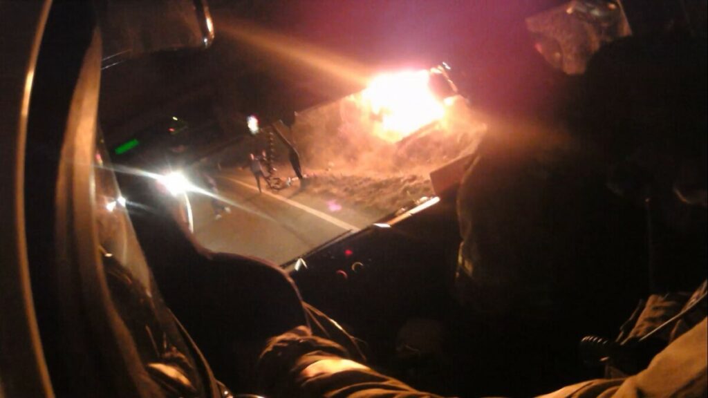 JEZIVA NESREĆA KOD PRIJEDORA: Automobil sletio sa puta i zapalio se, jedna osoba poginula (FOTO)