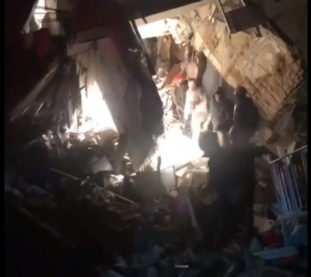 ATSU NA SIGURNOM: Pojavio se snimak spašavanja bivšeg igrača Čelzija ispod ruševina u Hataju