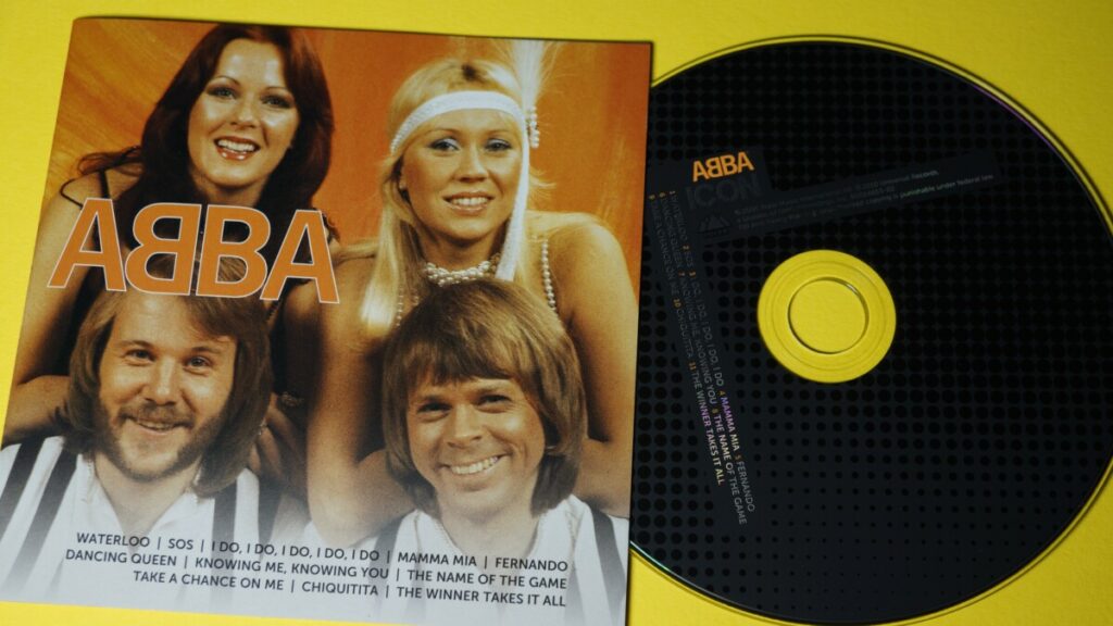 PREMINUO BUBNJAR LEGENDARNOG BENDA ABBA: Istovremeno je bio muzičar i vozio je u F1 karavanu