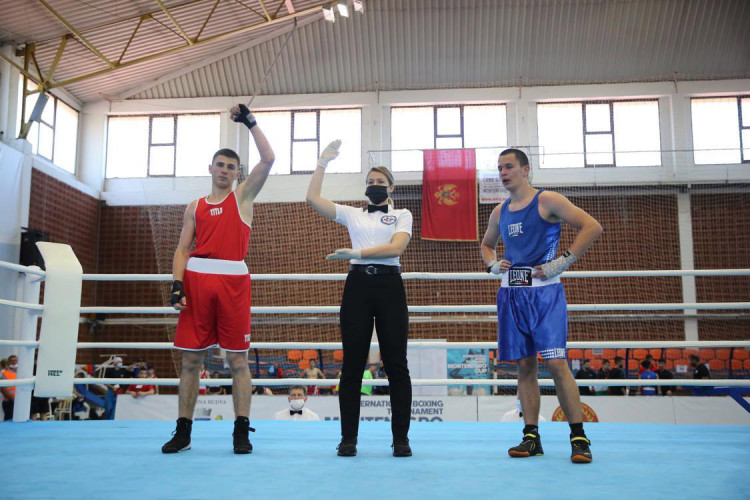 POMJERILA GRANICE: Djevojka iz Bratunca najmlađi bokserski sudija