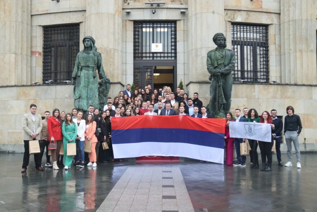 DODIK UGOSTIO STUDENTE IZ KOSOVSKE MITROVICE: Podrška mladima sa Kosmeta