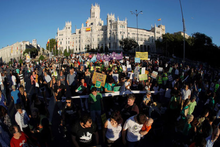 „KAŽEM TI DA SAM ŽIV“: Više od 20.000 ljudi na skupu u Madridu protiv abortusa