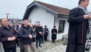 150.000 SRBA NAPUSTILO SARAJEVO: U Bratuncu služen parastos za poginulue srpske borce