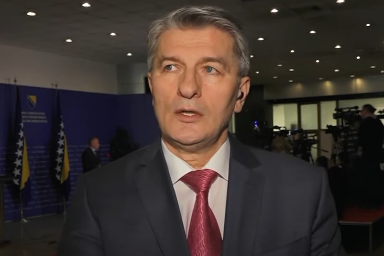 BURA U SDA: Mehmedoviću onemogućeno da se kandiduje za predsjednika stranke, za sve krivi Izetbegovića