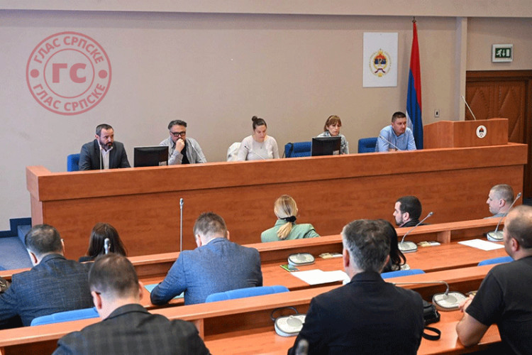VUKELIĆ NAKON SASTANKA: Kleveti nije mjesto u Krivičnom zakoniku, povući izmjene iz procedure