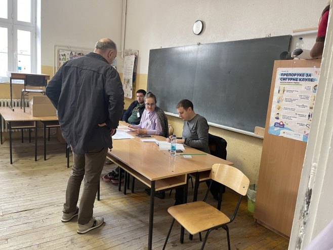 РЕФЕРЕНДУМ У БИЈЕЉИНИ: До 17 часова гласало 39 одсто бирача