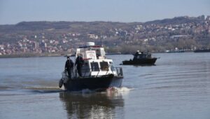 SVE EKIPE MUP-a NA TERENU: Intenzivna potraga za nestalima u Dunavu, jedan od njih neplivač (VIDEO)