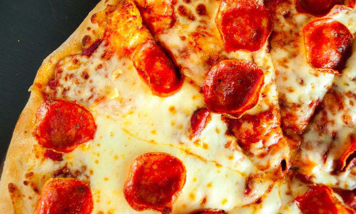 ЛАЖНА ПИЦА: Умјесто тијеста користите ово и добићете феноменалну вечеру из тигања (РЕЦЕПТ)