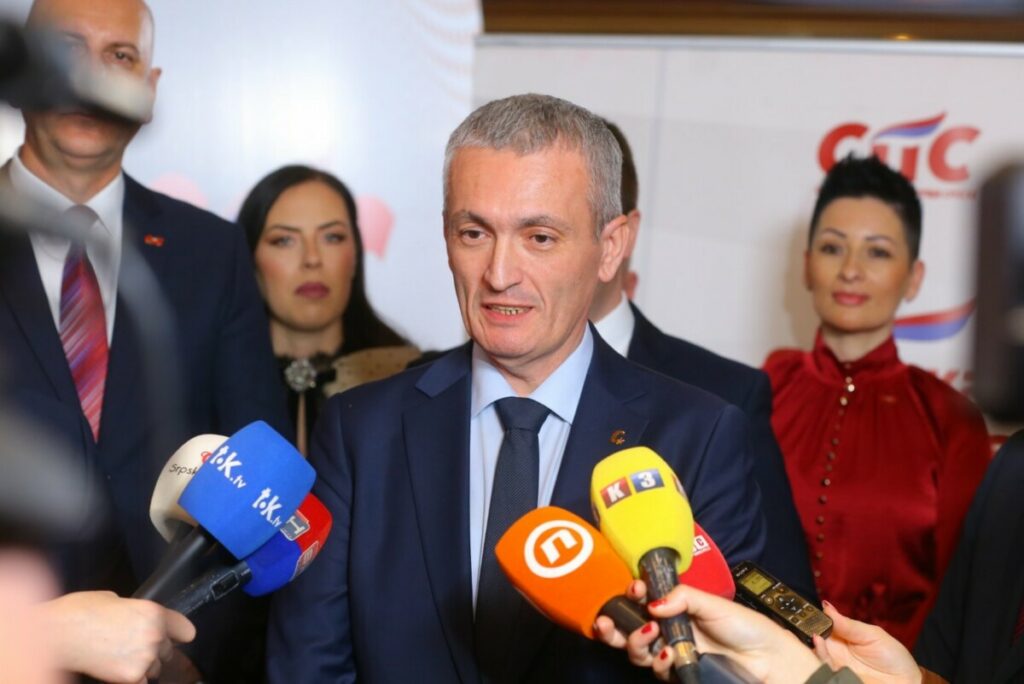 TORBICA PORUČIO IZ BANJALUKE: „Dok je Vučić na čelu Srbije, Srpska će biti stabilna i sigurna“