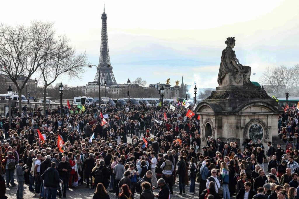 NASTAVLJA SE HAOS U FRANCUSKOJ: Hiljade demonstranata na ulicama (VIDEO)