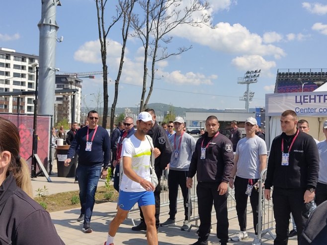 ЕУФОРИЈА У БАЊАЛУЦИ: Ђоковић на тренингу обрадовао Филипинку (ВИДЕО)