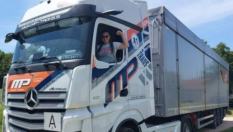 LJEPOTICA ZA VOLANOM ŠLEPERA: Valentina Marušić iz okoline Laktaša vozi „mašinu“ po čitavoj Evropi