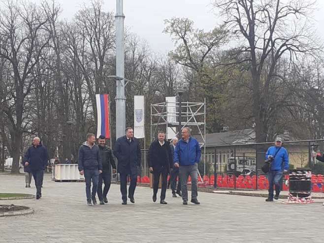 DOLAZE ĐOKOVIĆ, RUBLJOV, VAVRINKA… Dodik i Vujić obišli mjesto izgradnje teniskih terena u Banjaluci