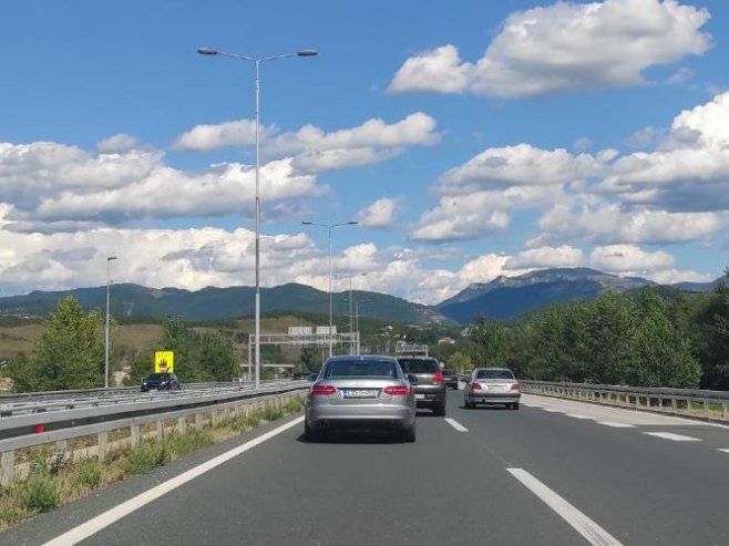 STANJE NA PUTEVIMA: Jaki udari vjetra ometaju saobraćaj u ovom dijelu Srpske