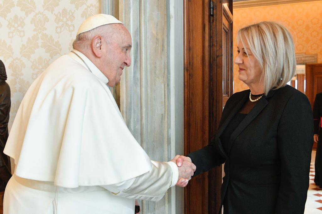 КРИШТО СЕ САСТАЛА СА ПАПОМ: Ватикан да допринесе помирењу у БиХ