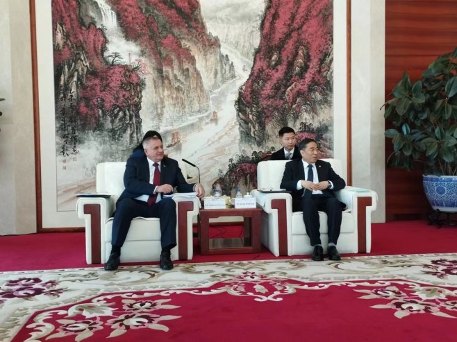 INVESTICIJE U SRPSKU TEMA RAZGOVORA: Višković u Pekingu sa predsjednikom najveće kineske državne kompanije za energetiku