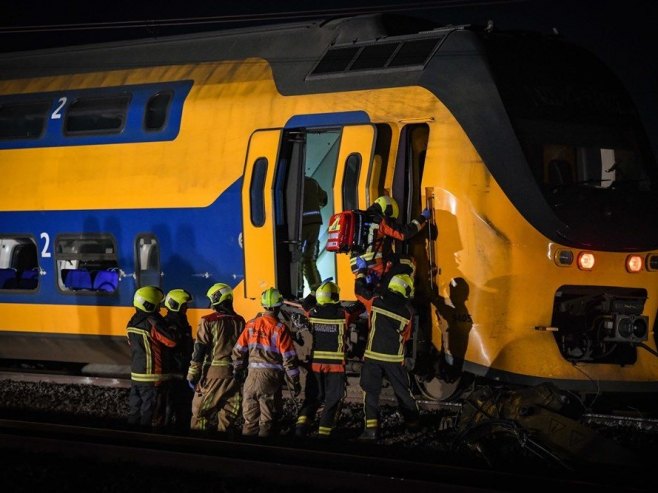 VOZ ISKOČIO IZ ŠINA: Željeznička nesreća u Holandiji, na desetine povrijeđenih (VIDEO)