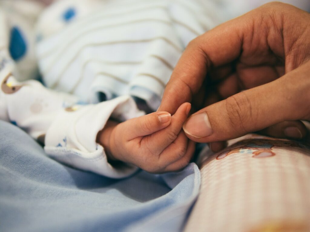MAJKA DOŠLA PIJANA NA POROĐAJ: Beba jedva preživjela
