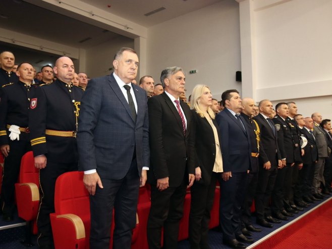 SVEČANO U ZALUŽANIMA: Dodik i Cvijanovićeva na obilježavanju Dana policije