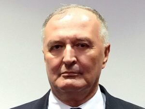 „ŽAO MI JE ŠTO KOLEGA HELEZ NE POZNAJE DOVOLJNO ZAKONSKE PROCEDURE“: Goganović reagovao na sramotne izjave
